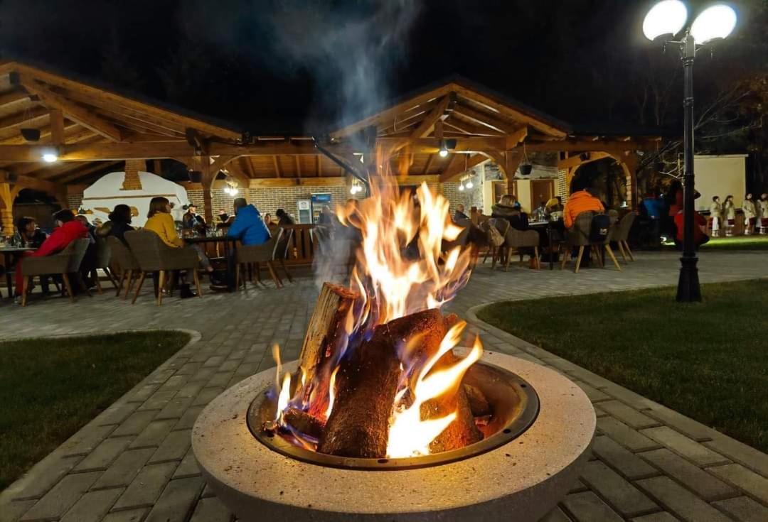 Popasul Lu' Voda Borşa Exterior foto